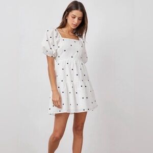 Rails Selene White Floral Embroidered Romantic Seersucker Dress size Medium